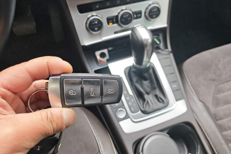 Used Volkswagen Magotan (Import) 2012 Travel Edition 2.0 TSI Comfort Version