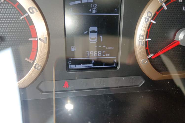 Used FORTHING Lingzhi 2018 M5L 1.6L 7-Seater Luxury Model
