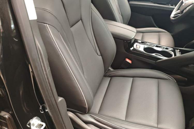 Used Buick Envision 2022 Facelift Encore S 552T Two-Wheel-Drive Luxury Model