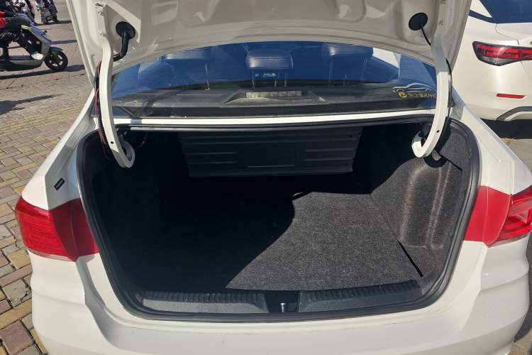 Used Volkswagen Santana 2016 1.4L Manual Fashion Edition
