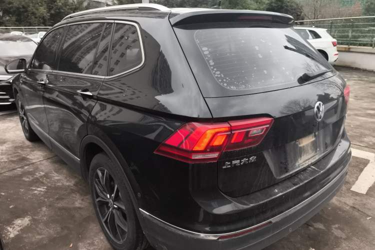 Used Volkswagen Tiguan L 2020 330TSI Automatic Two-Wheel Drive Smart Luxury Edition China VI Standard
