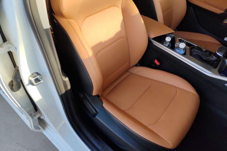 Used Geely Auto Emgrand 2025 4th Generation 1.5L CVT Flagship Version
