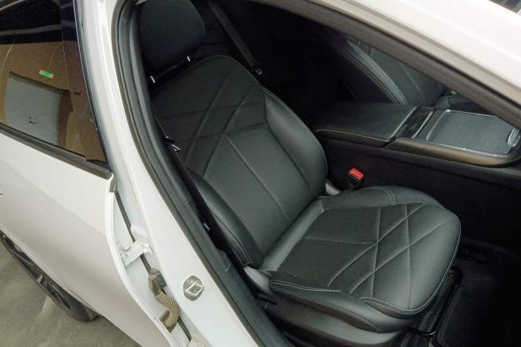 Used  L6 2024 125km PLUS Dragon Edition
