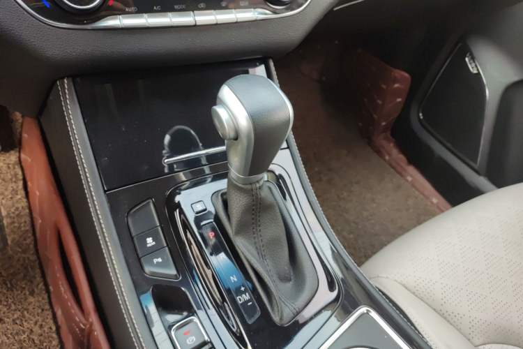 Used Baojun 730 2017 1.5T DCT Flagship Model 7 Seats China V Emission Standard