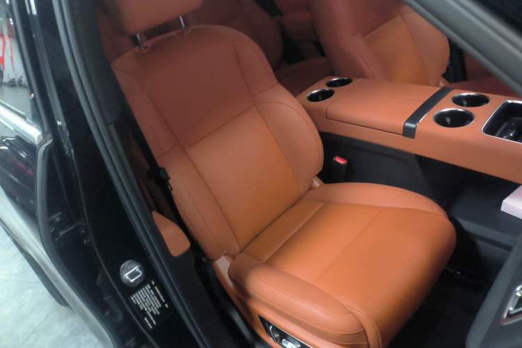 Used Li Auto L8 2024 Pro Model
