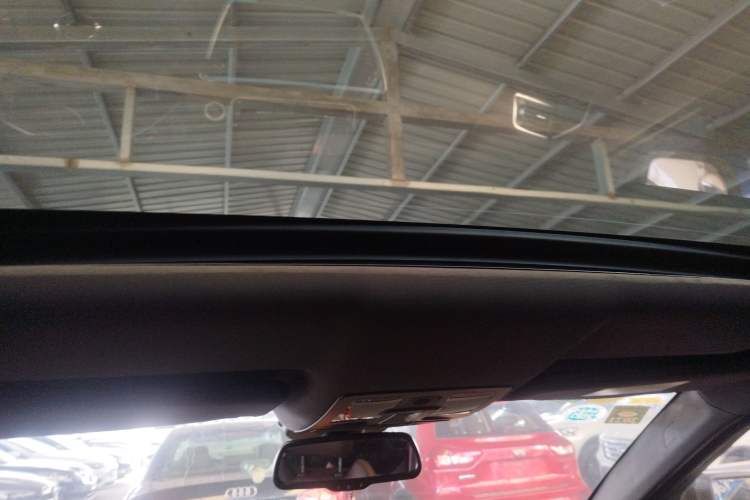 Used Land X7 2015 2.0T Panoramic Prestige Edition