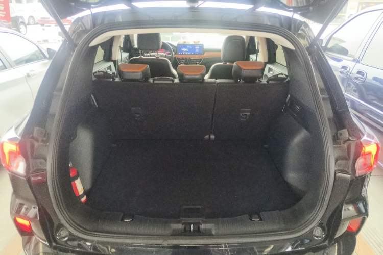 Used Ford Escape 2020 EcoBoost 245 Two-Wheel-Drive Titanium Edition