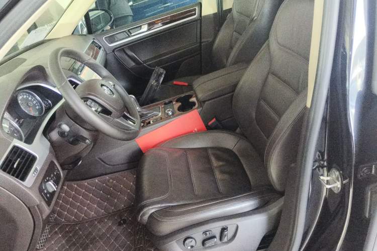 Used Volkswagen Touareg 2011 3.0 TSI Standard Version