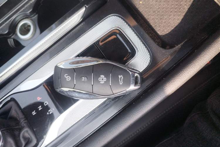 Used Hongqi H5 2023 1.5T DCT Smart Connect Flagship Edition
