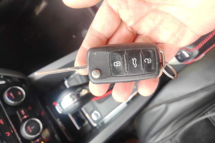 Used Volkswagen Sagitar 2015 230TSI Automatic Luxury Model