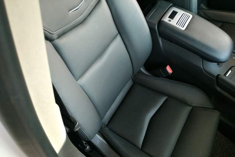 Used Cadillac XT5 2018 25T Luxury Model
