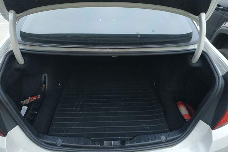 Used BMW 5 Series 2017 525Li Leading Model