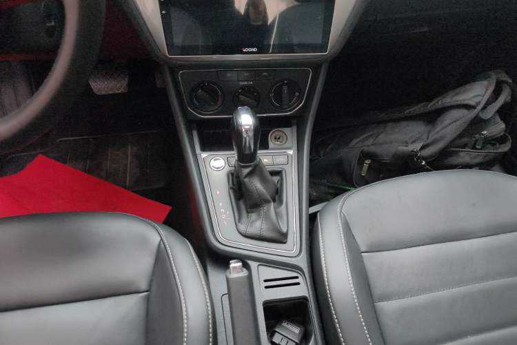 Used Volkswagen Lavida 2017 1.6L Automatic Comfort Edition
