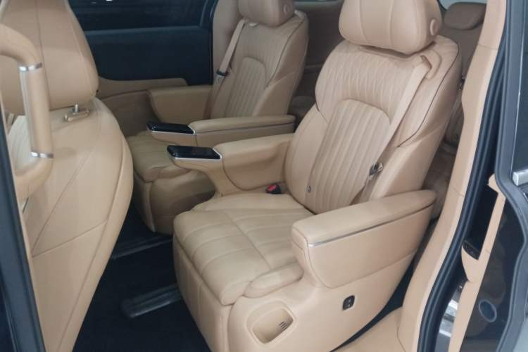 Used VOYAH Dream 2025 PHEV Four-Wheel-Drive Flagship Kunpeng Edition
