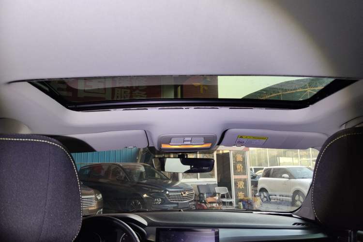 Used Roewe i5 2021 1.5L CVT Platinum Edition