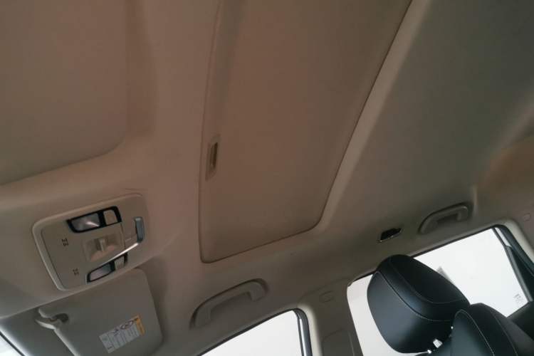 Used Geely Auto Emgrand X7 Sport 2021 Million Edition 1.8TD DCT Two-Wheel Drive Luxury Model
