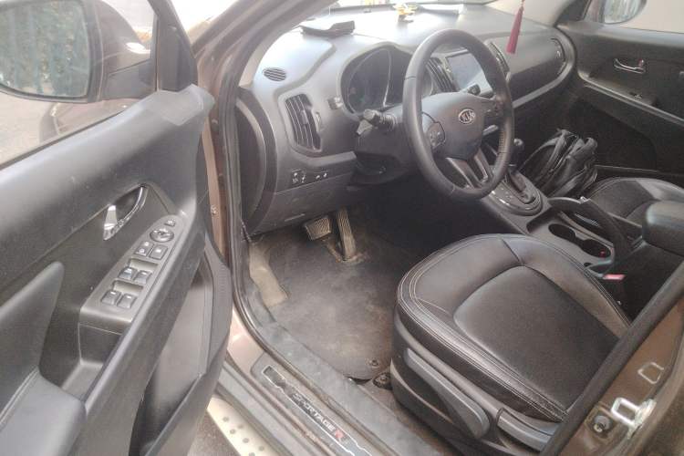 Used Kia Sportage R 2014 2.0L Automatic Two-Wheel Drive GLS Trim
