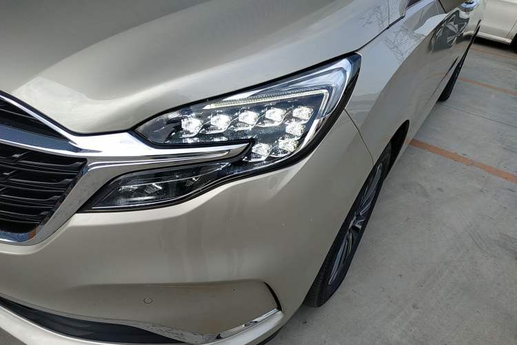 Used Buick GL8 2021 ES Landtrek 653T Luxury Model
