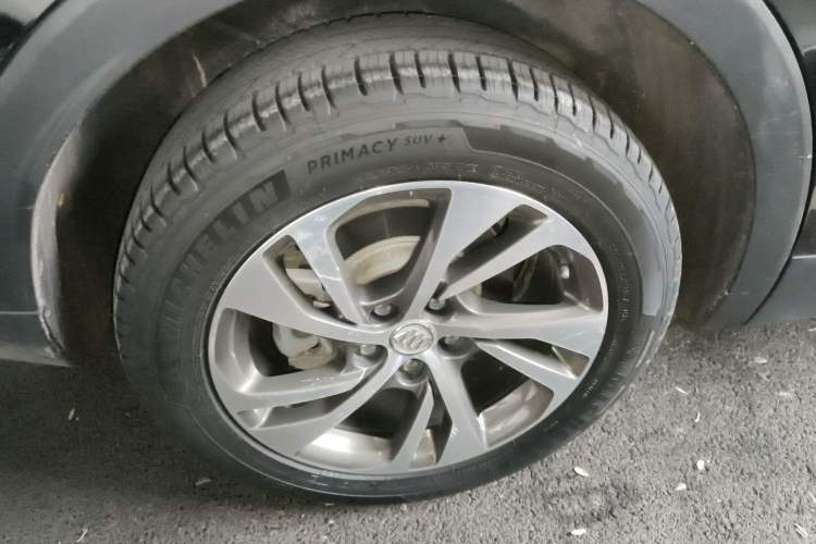 Used Buick Envision 2020 Encore S 652T Four-Wheel Drive Luxury Model
