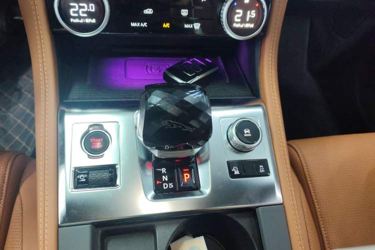 Used Jaguar F-PACE 2024 P250 R-Dynamic SE
