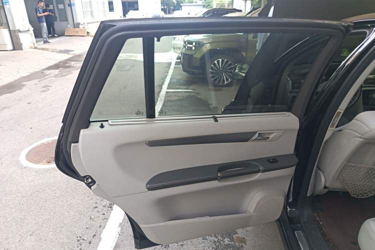 Used Mercedes-Benz R-Class 2014 R 320 4MATIC Business Model