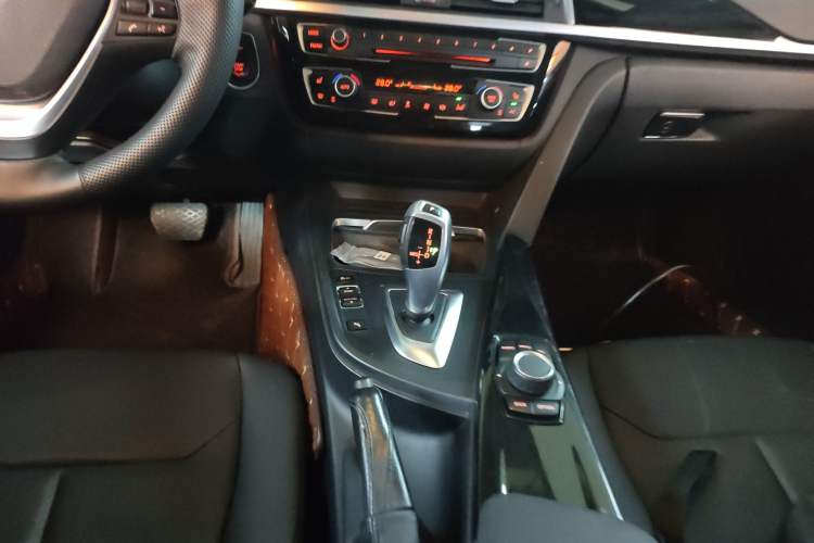 Used BMW 3 Series 2017 320Li xDrive Fashion Model
