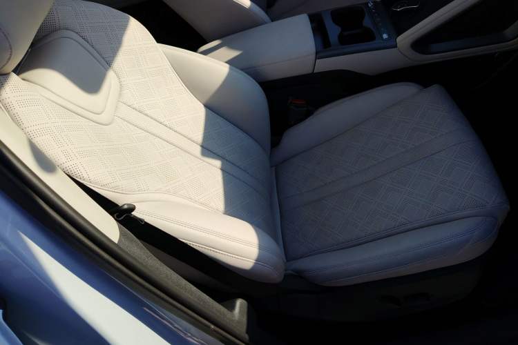 Used BYD Yuan UP 2025 Intelligent Driving Version 401 km Beyond-Range Edition