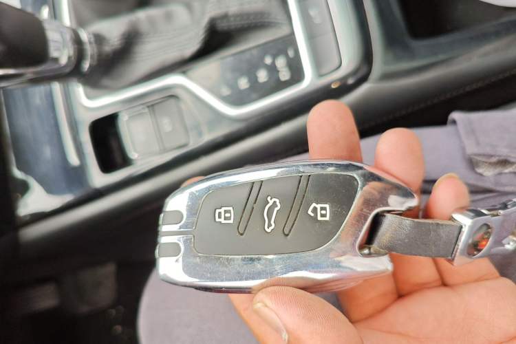 Used Roewe RX3 2020 1.6L CVT 4G Connected Ultra-Cool Flagship Edition
