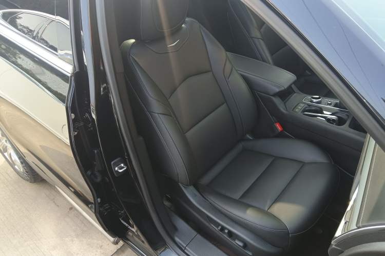 Used Cadillac XT4 2021 28T Two-Wheel Drive Leading Version