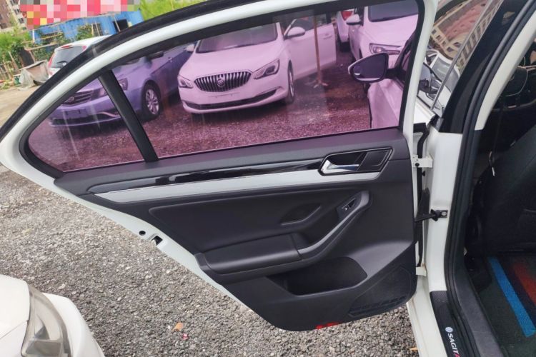 Used Volkswagen Sagitar 2015 230TSI Automatic Comfort Version
