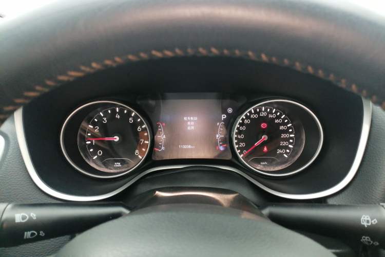 Used  Compass 2017 200T Automatic Family Edition
