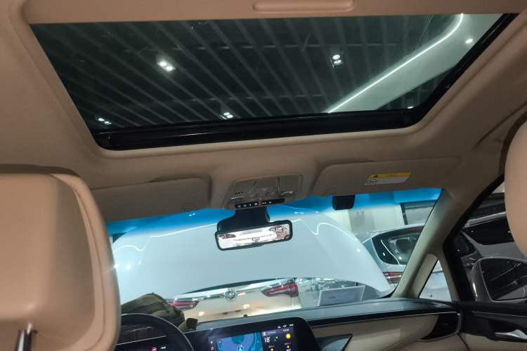 Used Buick GL8 2023 ES Lu Zun Deluxe Model
