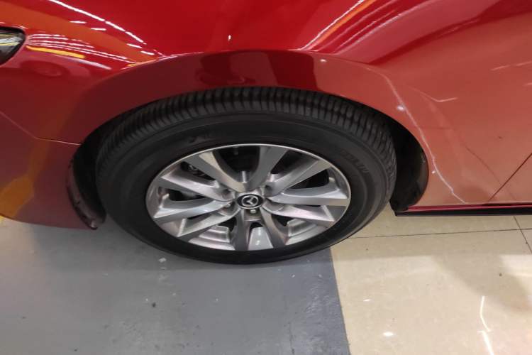 Used Mazda Mazda 3 Axela 2020 1.5L Automatic Luxury Version
