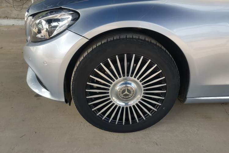 Used Mercedes-Benz C-Class 2015 C 200 L