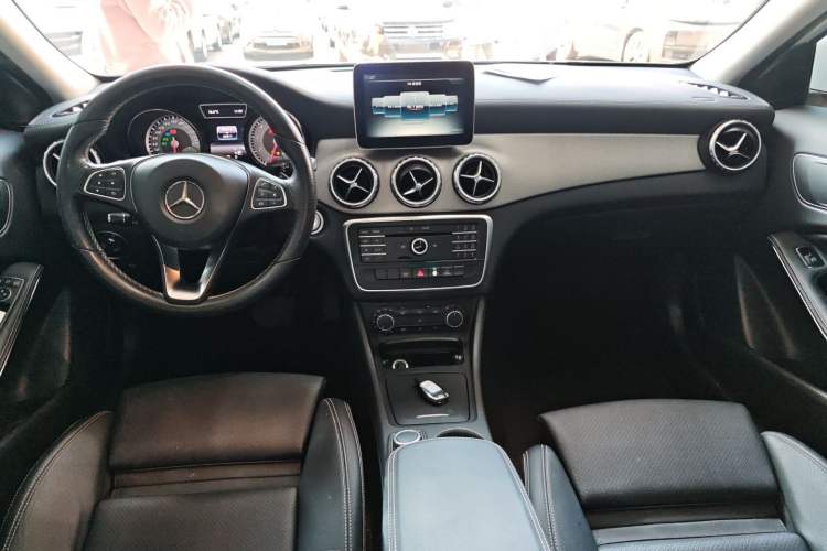 Used Mercedes-Benz GLA 2016 GLA 200 Fashion Model