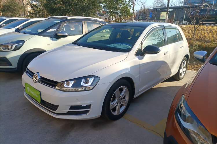 Used Volkswagen Golf 2017 1.6L Automatic Comfort Million-Vehicle Anniversary Edition

