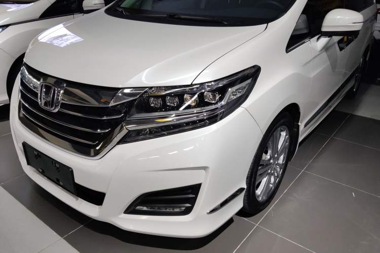 Used Honda Elysion 2016 2.4L Luxury Edition
