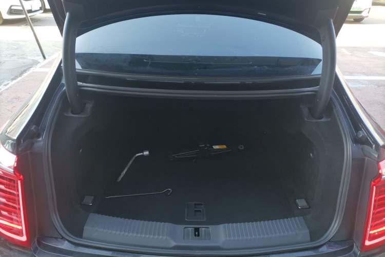 Used Hongqi H9 2022 2.0T Smart Connect Flagship Edition
