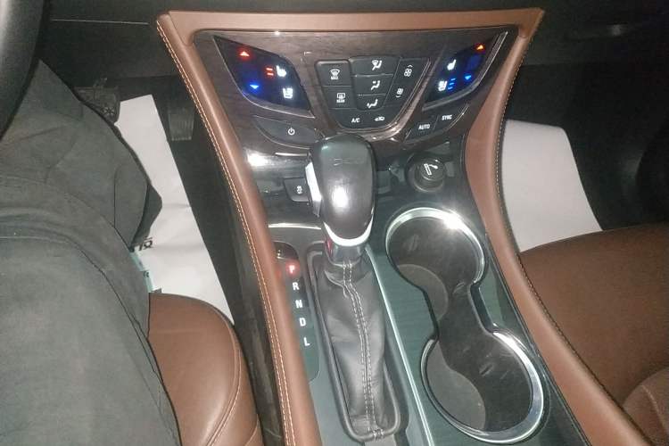 Used Buick Envision 2020 20T Two-Wheel Drive Luxury Model
