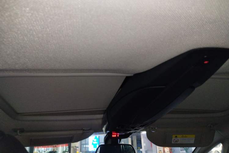 Used  5 2015 1.6T Elegant Edition THP160
