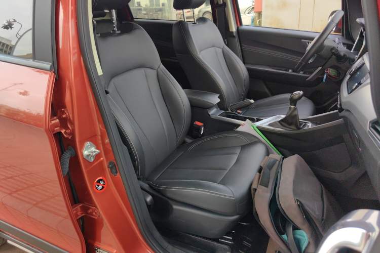 Used Geely Auto Vision X3 2019 Upgraded Model 1.5L Manual Elite Version
