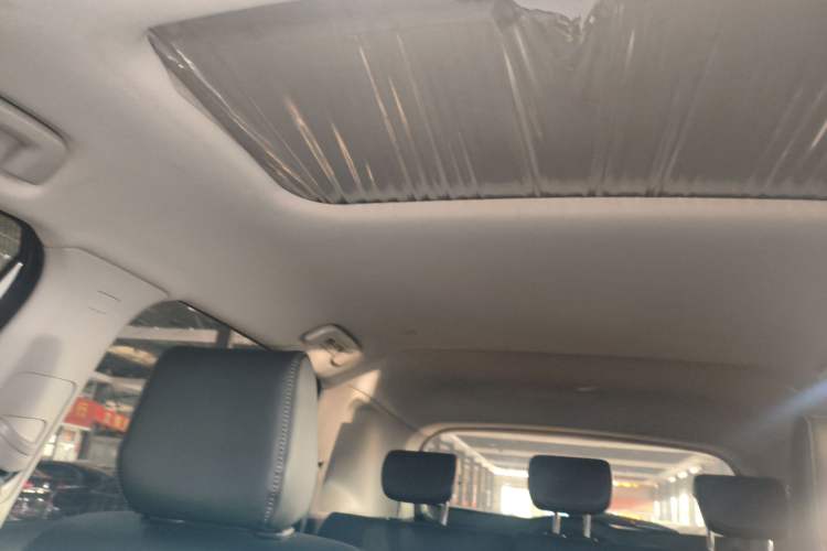 Used Wuling Asta 2022 2.0L DHT Electric-Speed Version
