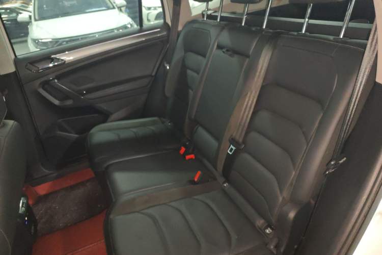 Used Volkswagen Tiguan L 2021 330TSI Automatic Two-Wheel Drive R-Line Enhanced Edition
