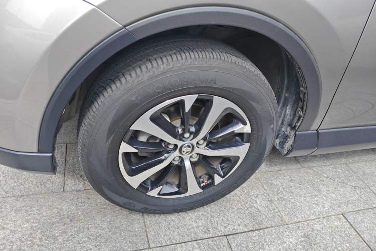 Used Toyota RAV4 2016 2.0L CVT Two-Wheel Drive Urban Edition China V Standard
