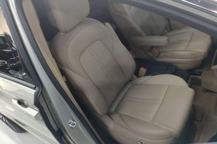 Used Buick GL8 2021 ES Land Cruiser 653T Luxury Edition
