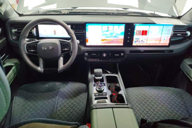 Used  BJ40 2024 2.0D All-New Blade Hero Crosser