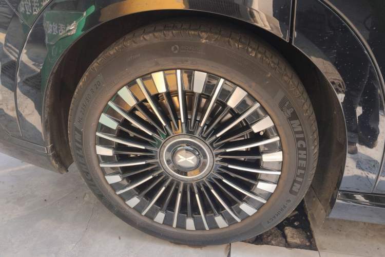 Used XPeng X9 2025 740 Ultra-Long Range Max