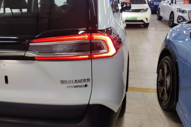 Used Toyota Wildlander 2023 Dual-Motor 2.5L E-CVT Four-Wheel Drive Prestige Edition
