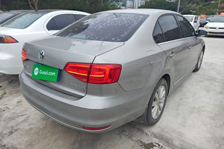 Used Volkswagen Sagitar 2015 230TSI Automatic Comfort Version
