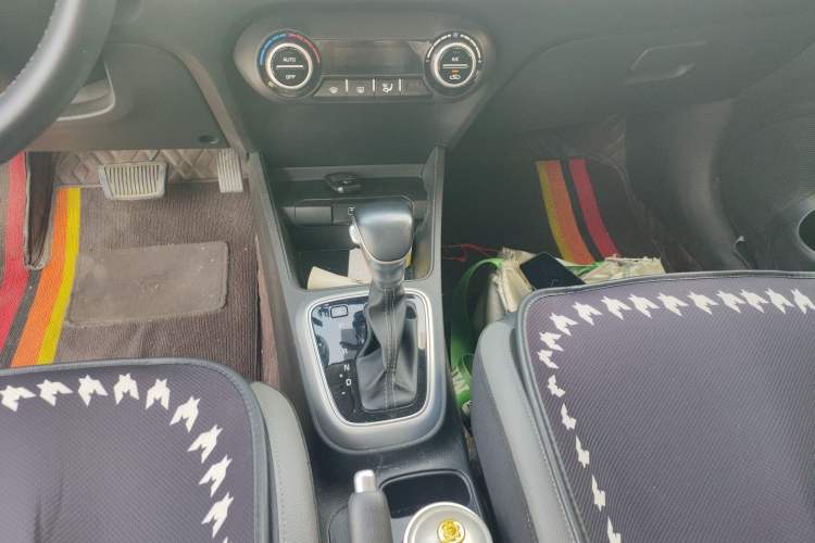 Used Kia Stonic 2019 1.4L Automatic Sport Edition China VI
